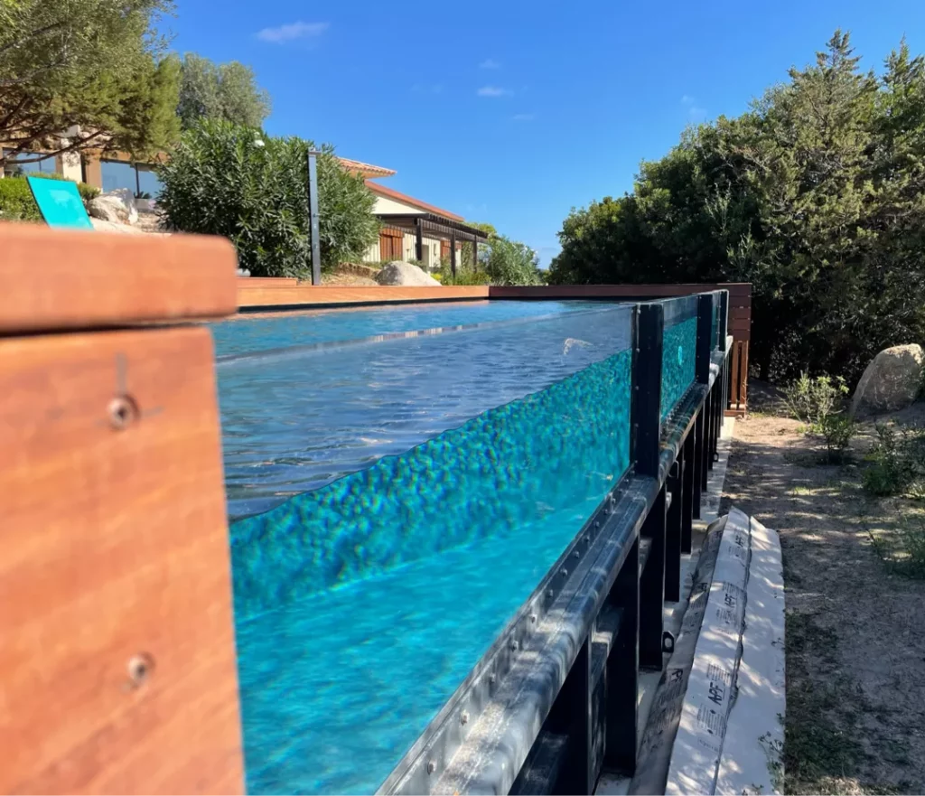 Piscine avec verre